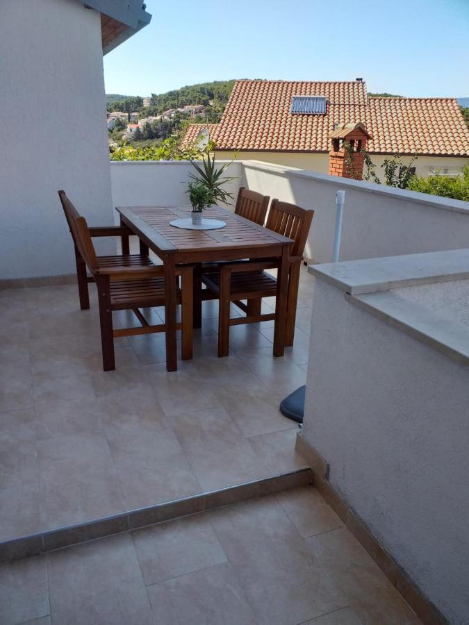 ילסה Apartmani Tina מראה חיצוני תמונה